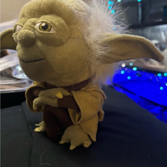 Star Wars Big Headed Yoda 7" Plush Toy - Picture 3 of 8